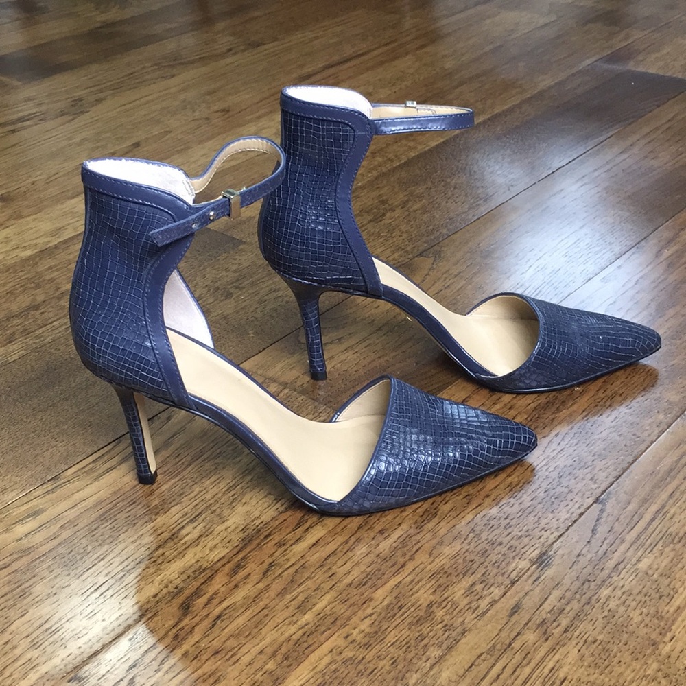 Ann Taylor Navy Snakeskin Print Leather Pumps